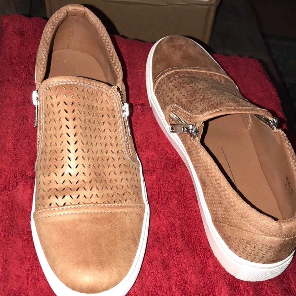Report Alexa Slip Ons
